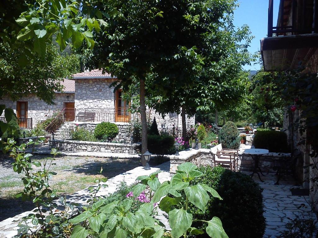 Andrea Sofi Guesthouse Dimitsana Exteriör bild